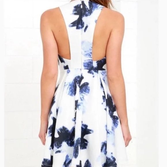 Lulu's Seeing Chic Blue and Ivory Print Skater Dress - Picture 4 of 8